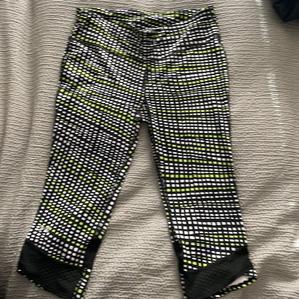 Under Armor cropped leggings